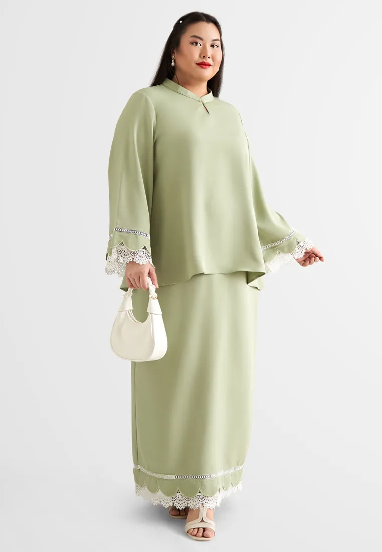 Lamisa Mandarin Collar Scallop Lace Kurung Set