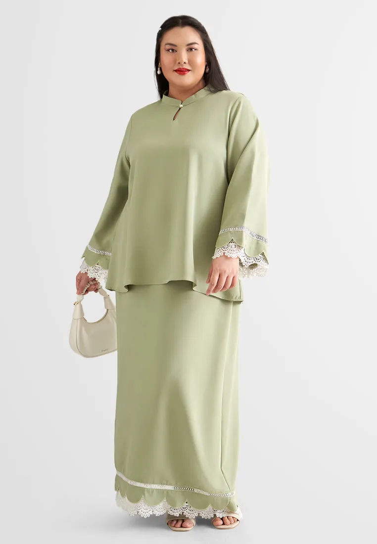 Lamisa Mandarin Collar Scallop Lace Kurung Set