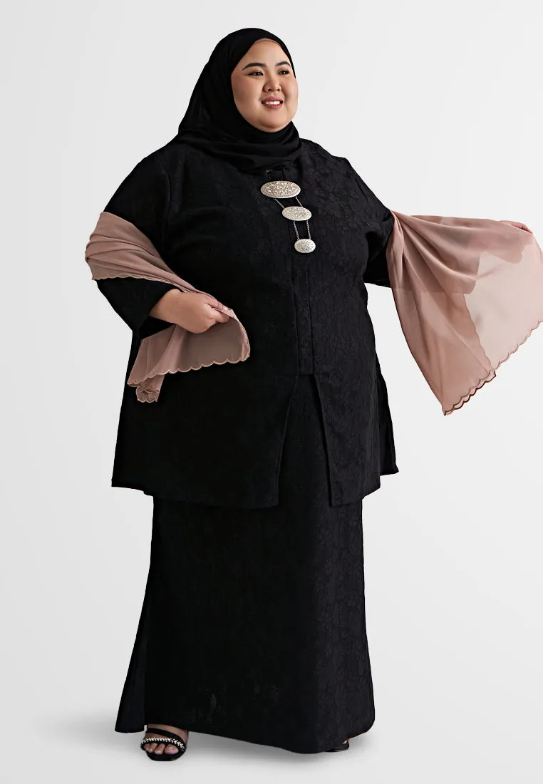 Maira Front Zip Lace Kebaya Nyonya