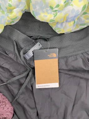 Women's Clothing Assorted Wholesale Lot, NORTH FACE, GUESS, FILA, DICKIES, VINCE CAMUTO, CALVIN KLEIN and more, 14 items, Shelf Pulls, MSRP $1,043