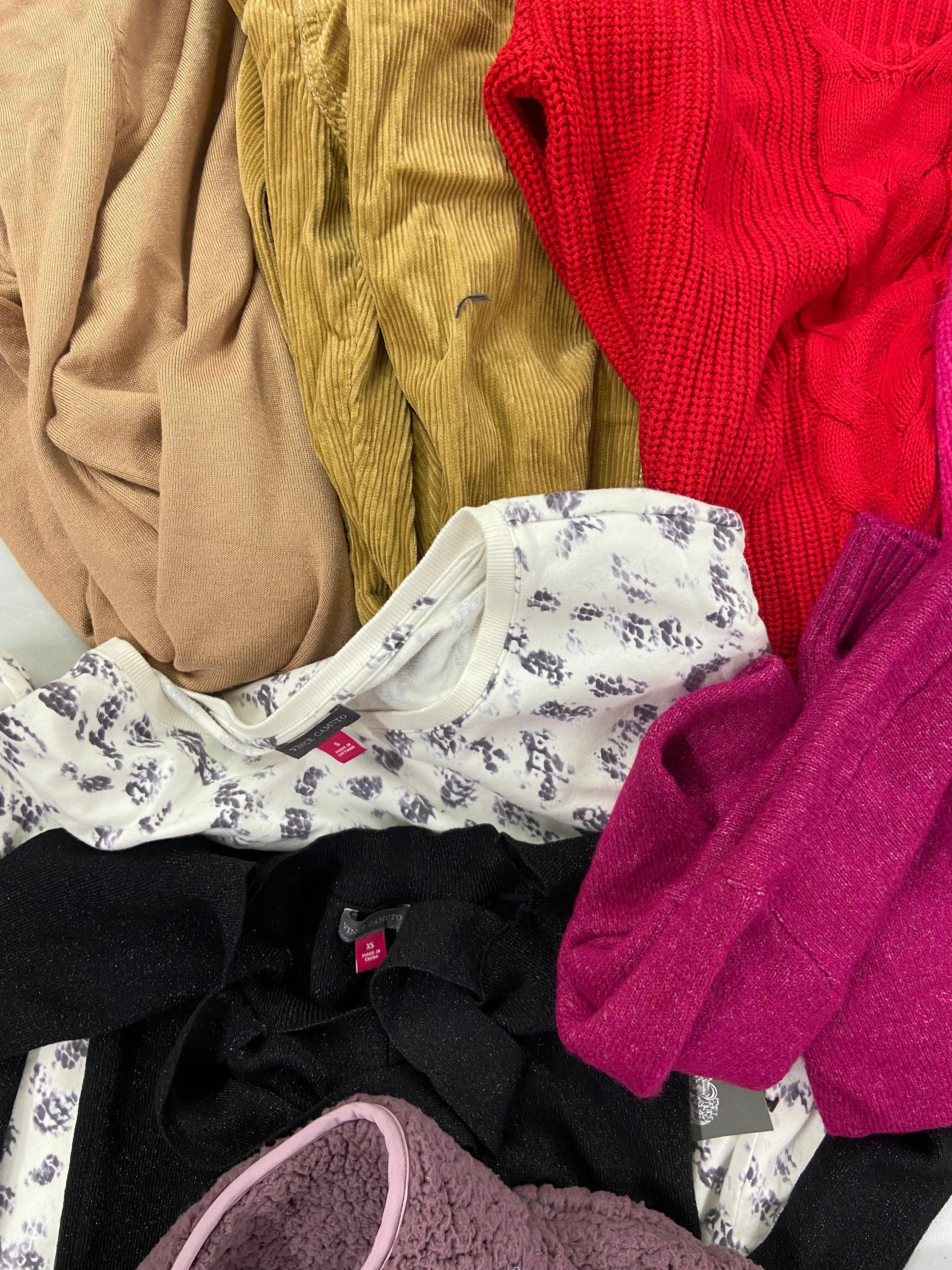 Women's Clothing Assorted Wholesale Lot, NORTH FACE, GUESS, FILA, DICKIES, VINCE CAMUTO, CALVIN KLEIN and more, 14 items, Shelf Pulls, MSRP $1,043